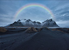 开云体育下载网址-不满！新月锁定胜局后，C罗对着镜头苦笑并做出“偷窃”手势