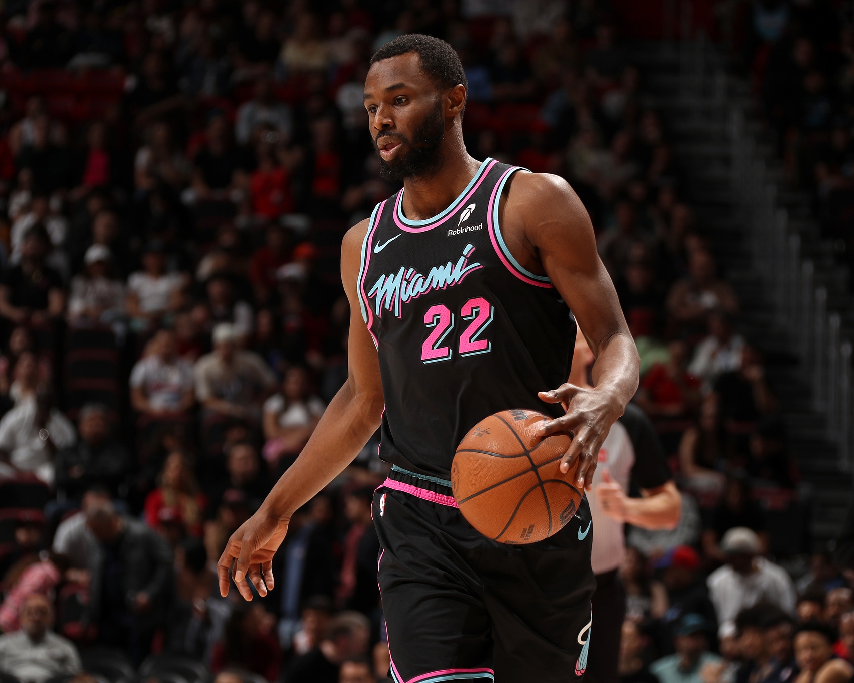 开云体育下载网址-填满数据栏！维金斯半场7投4中&amp;三分4中3 得到11分2板1助2断1帽